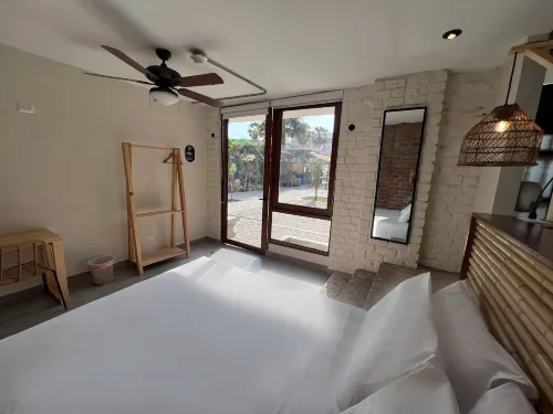 Viajero Huacachina Hostel - Pools