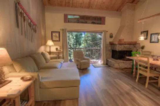 Cheyenne's Place 4 Bedroom Home by RedAwning