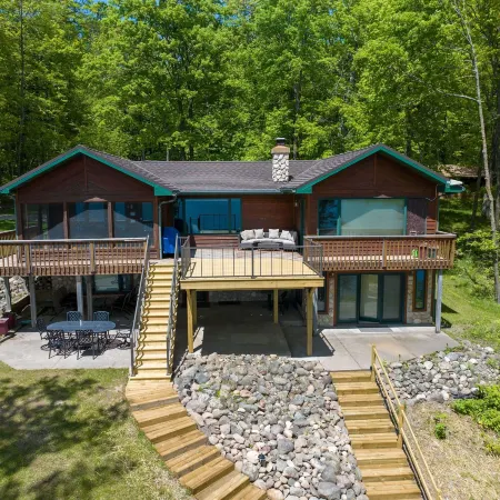 Spruce Haven 3 Bedroom Home by RedAwning
