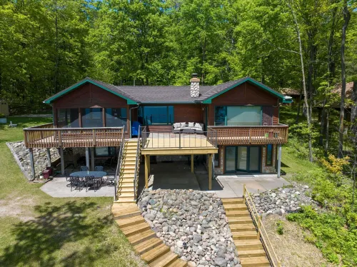 Spruce Haven 3 Bedroom Home by RedAwning