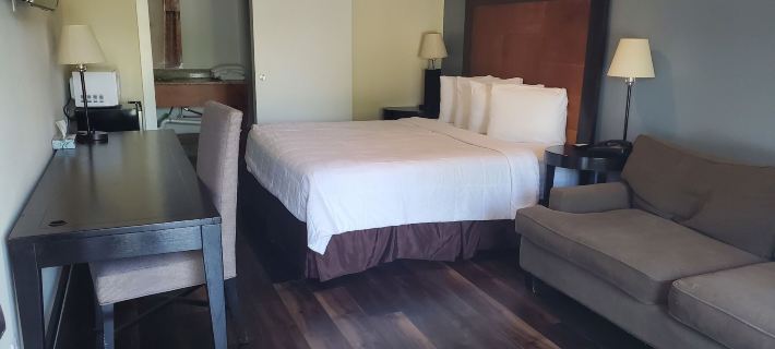 Deerfield Inn & Suites Hotels in Madison