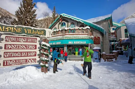 Cottam's Lodge by Alpine Village Suites