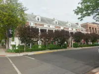 Lowell Inn Hotels in Stillwater