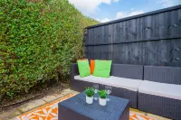 The Annexe, 25 Gorsehill Road - Parking
