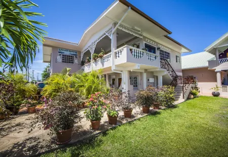 Fully equipped unique self-contained cozy apartments ideal for couples/families.