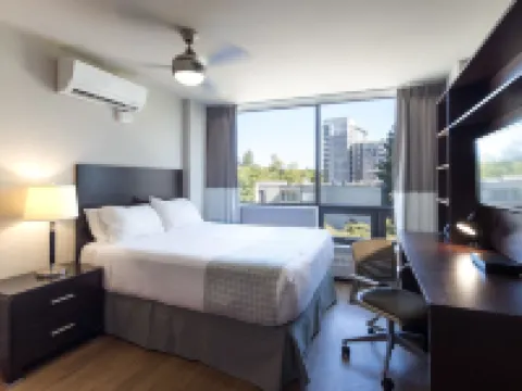 Gage Suites at UBC Hotels near شاطئ جيريتشو