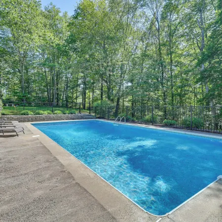 Private Pool! Getaway, 14 Mi to Hammonasset Beach