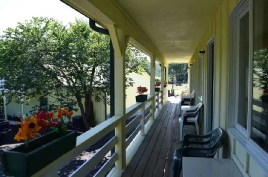 Green Valley Motor Lodge