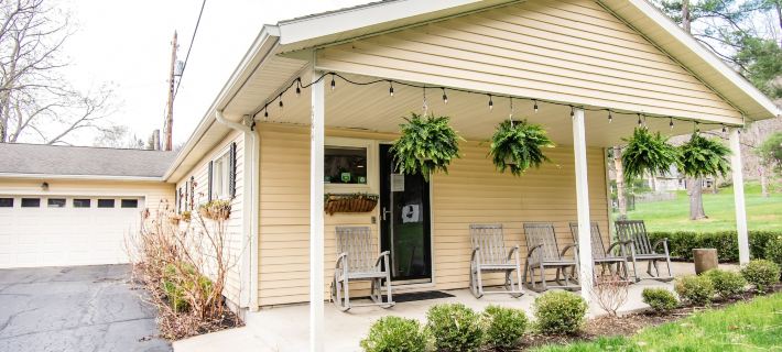 The Broadway Guest House Hotels in Licking County
