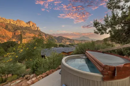 Red Rock Inn Cottages