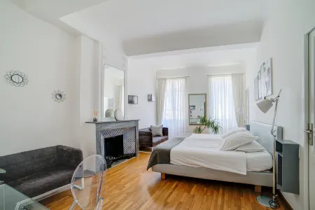 Le Limas Отели рядом с достопримечательностью «Mairie d'Avignon»