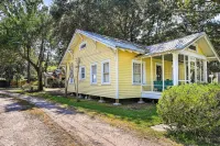 'Moon Pie Cottage' Near Downtown Ocean Springs! - Beach
