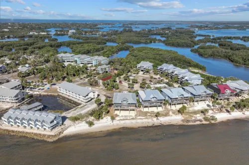 Walkable Beachfront Retreat on Cedar Key!