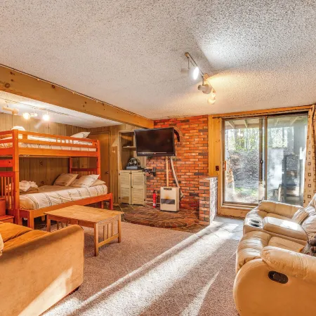 0.5 Mi to Dtwn & Trails: Conway Condo w/ Hot Tub!