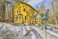 Cozy Monterey Home w/ Porch: Walk to Lake Garfield Hotel dekat McAllister Park and Wildlife Refuge