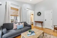 Spacious Apartment Downtown