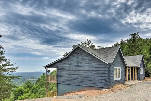 Bring a Pet: Bostic Cabin w/ Mtn Views! - 3성급
