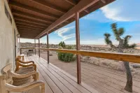 High View Haven - Hot Tub, Fire Pit & BBQ in Joshua Tree! 4 Bedroom Home by RedAwning Hotels in Joshua Tree
