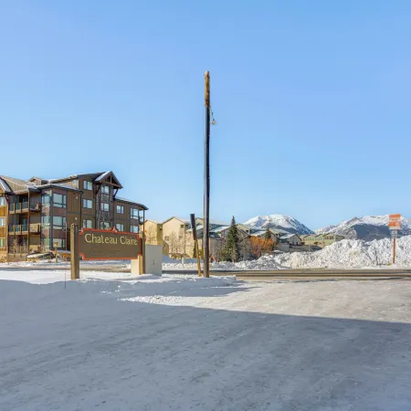 7 Mi to Ski Resort: Dillon Condo w/ Mtn Views