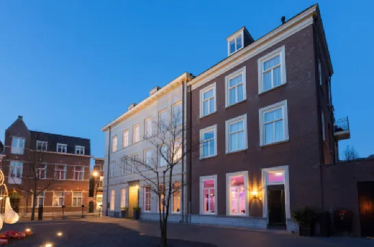 Boutique Hotel Jeroen Отели в г. 
