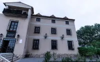 Hosteria Tierrallana by Juypehotel فنادق في Villarrobledo