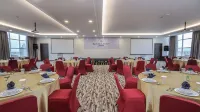 Golden Tulip Essential Makassar - breakfast