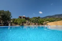 Hilltop Resort - Pools
