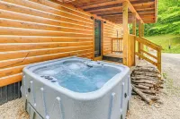 Covered Deck & Hot Tub: Cozy Retreat in Campton! - Homestays