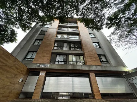 Edifício com Ótima localização e Conforto Отели в г. Толедо