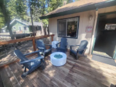2-bedroom cabin in Lake Almanor West.