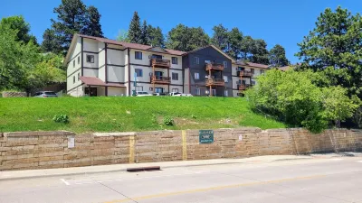 2BR/2BA Condo, near Terry peak & Trails, perfect base to explore the black hills Hôtels à proximité de : Black Hills Mining Museum