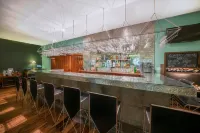 The Blue Water - Geoffrey Bawa Heritage Resort Hotel - bar
