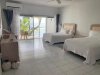 Oceanfront, 4 balcony condo: Stunning Sunsets