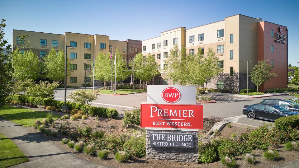 Best Western Premier Hotel at Fishers Landing