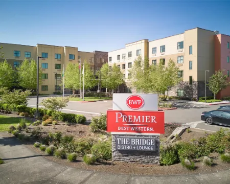 Best Western Premier Hotel at Fishers Landing Hotels in Vancouver