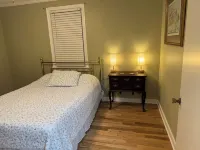 Entire House - Antique Mall Cottage