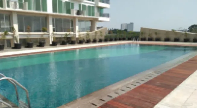 Cozy Apartemen Treepark BSD By LyaRoom with City View