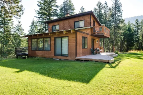 Conconully Cabin on 42 Private Acres Near Hiking! - 3-Star