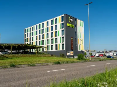 B&B Hotel Zürich Airport Hotels in Рюмланг