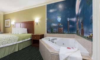Days Inn & Suites by Wyndham Big Spring
