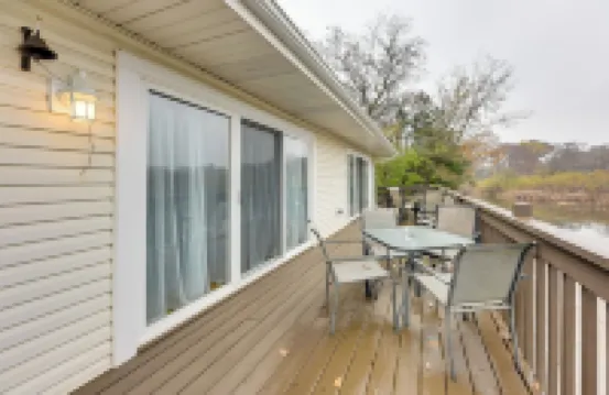 Salem Vacation Home w/ Dock: Steps to Paddock Lake Hotels in Twin Lakes