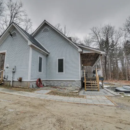 Peaceful Cavendish Retreat w/ Hot Tub & Fireplace!
