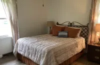 Superb 2-bedroom bungalow in Cornelius with WiFi access Hotels in Cornelius