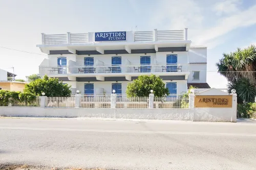 Aristides Studios Hotel a Perama