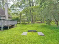 Tannersville House: Bar & Deck, 2 Mi to Ski Resort Hotels in Pocono
