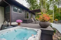 Private Large Yard Close to Town Hot Tub Lake - Villas