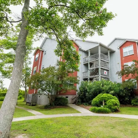 Soundside Sunset Inn - Sound Front Condo with Pool.