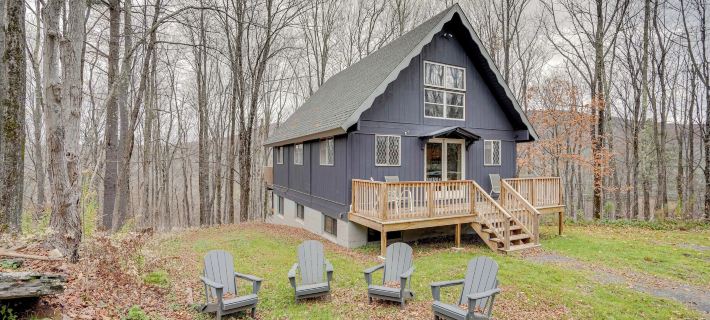 Hunter Mountain Home w/ Game Room: 1 Mi to Skiing! Hotels in Hunter