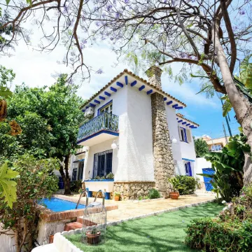 Blue Castle GuestHouse