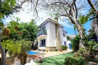 Blue Castle GuestHouse - Pools